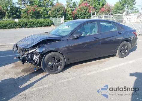 2021 Hyundai Elantra Sel z USA, uszkodzony, nr VIN 5NPLM4AG4MH017624